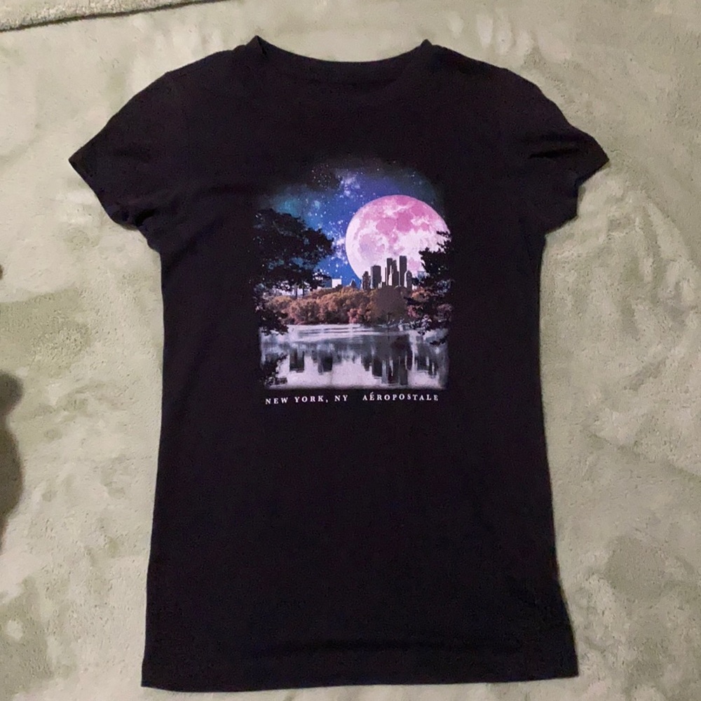 Aeropostal graphic tee shirt. size: xs